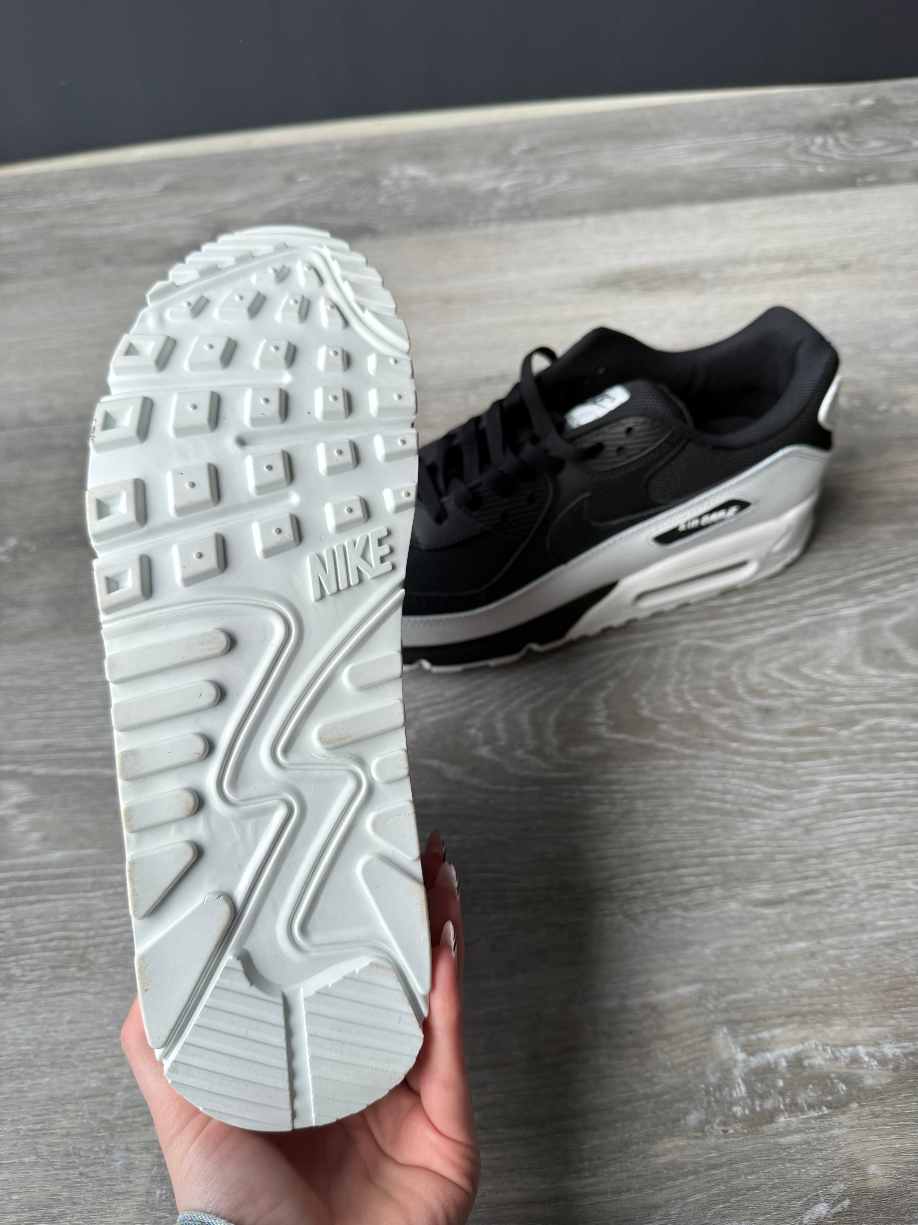 Nike Air Max 90 Essential Sneakers size 11