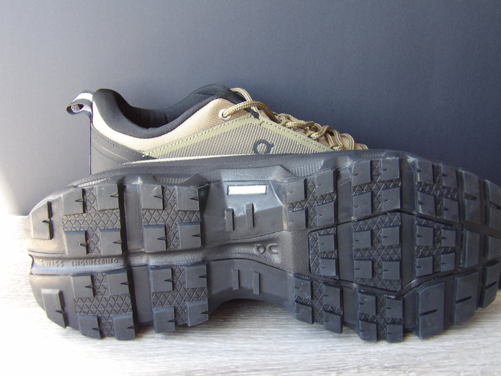 On Cloud Cloudrock Low WP MENS Size 11  -  Waterproof and Breathable!