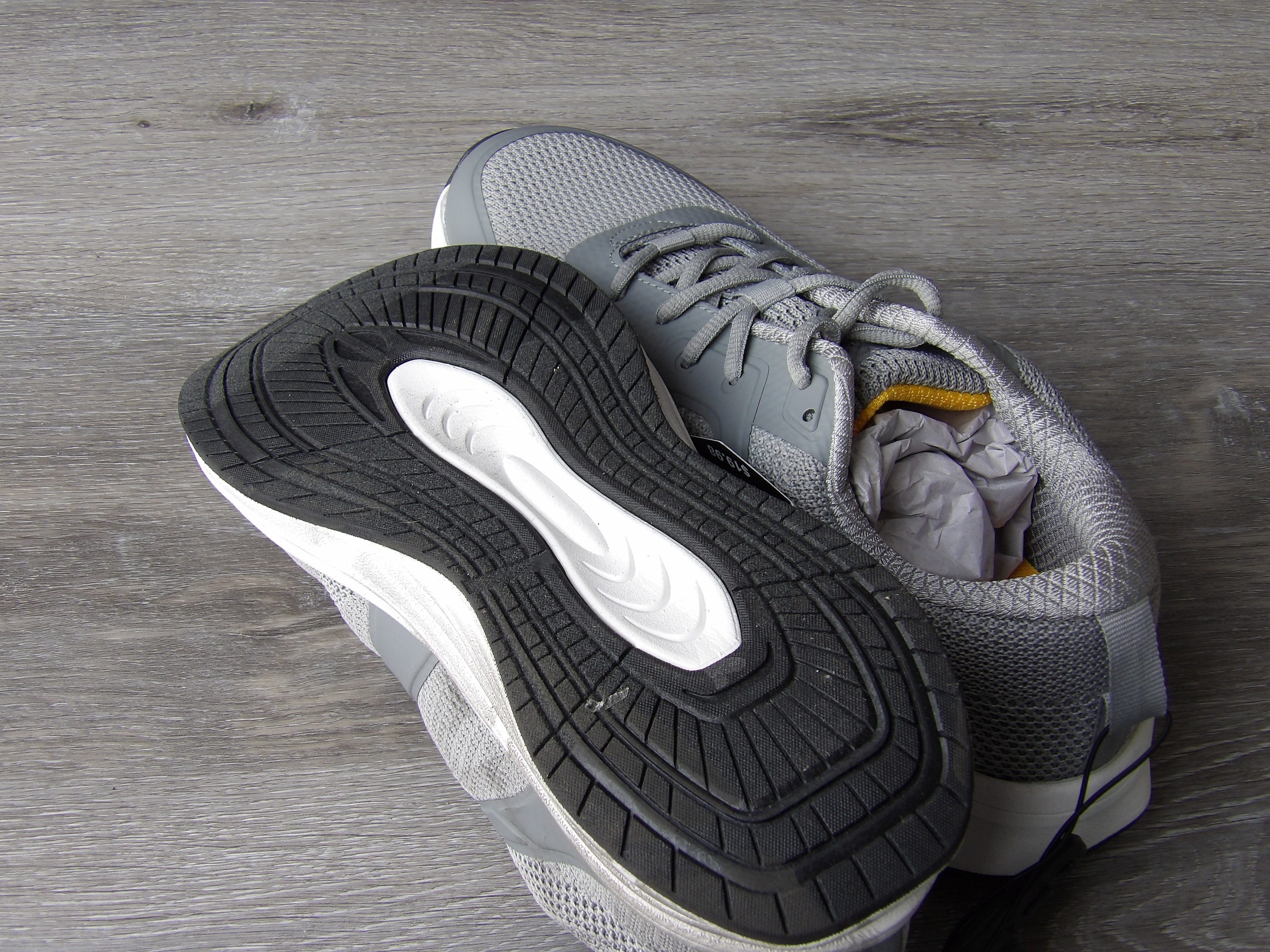 Avia Mens Gray Tennis Shoes size 9