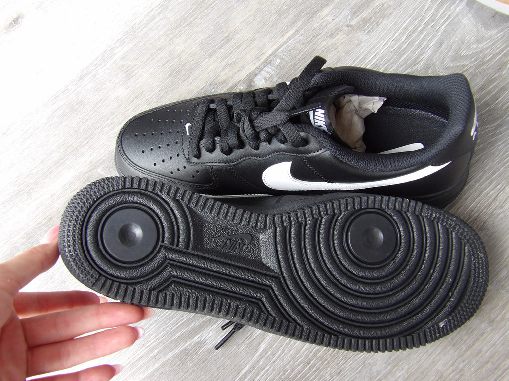 Nike Air Force '07 Black/White size 8