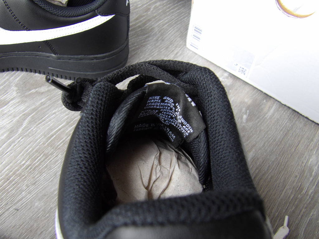 Nike Air Force '07 Black/White size 8