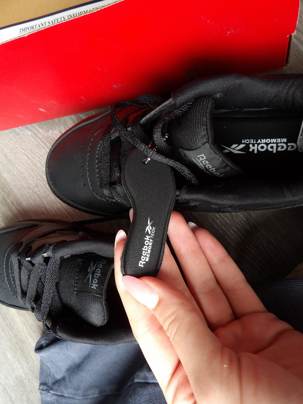 Reebok low Cut Work Sneaker size 6