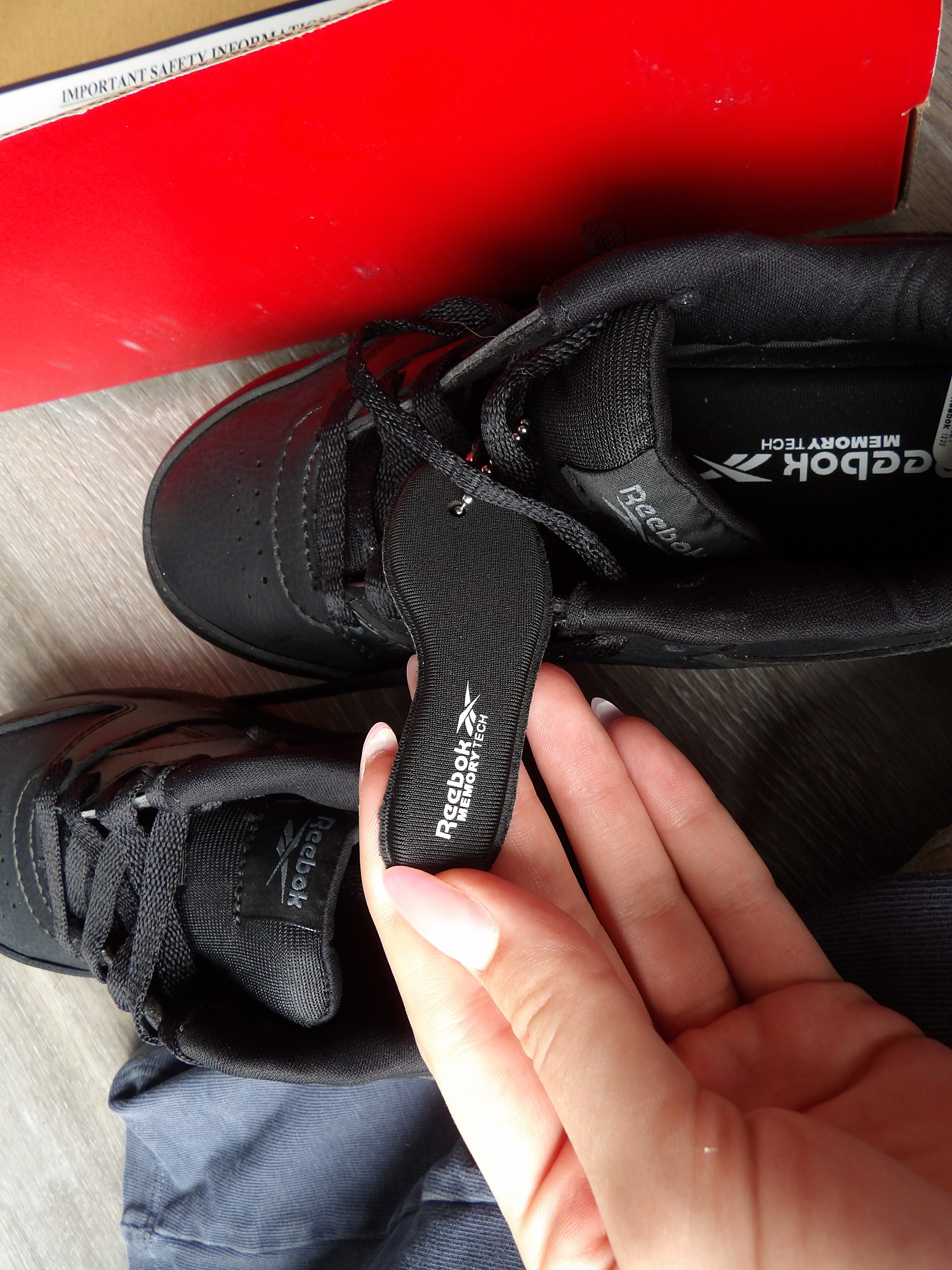 Reebok low Cut Work Sneaker size 6
