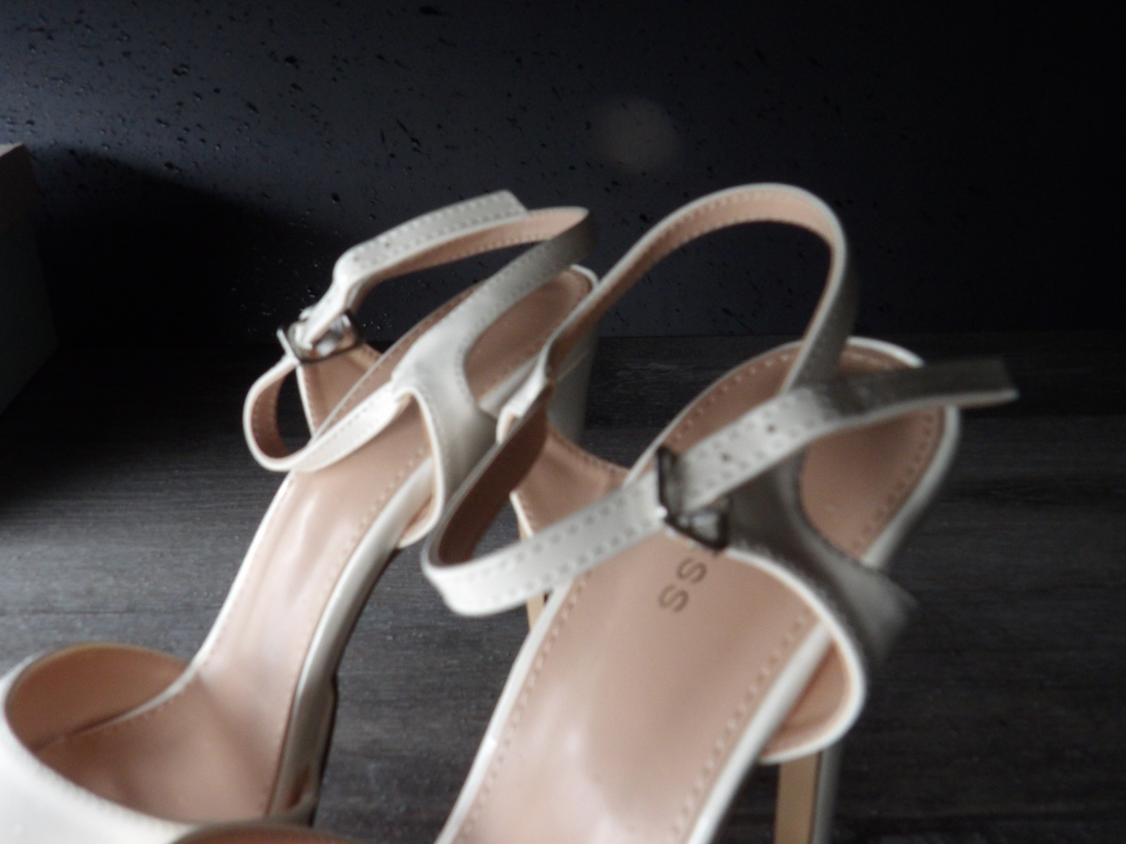 Berness Genevive II Ankle Strap Stiletto Platform Heels size 10