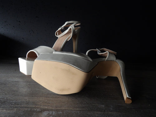 Berness Genevive II Ankle Strap Stiletto Platform Heels size 10
