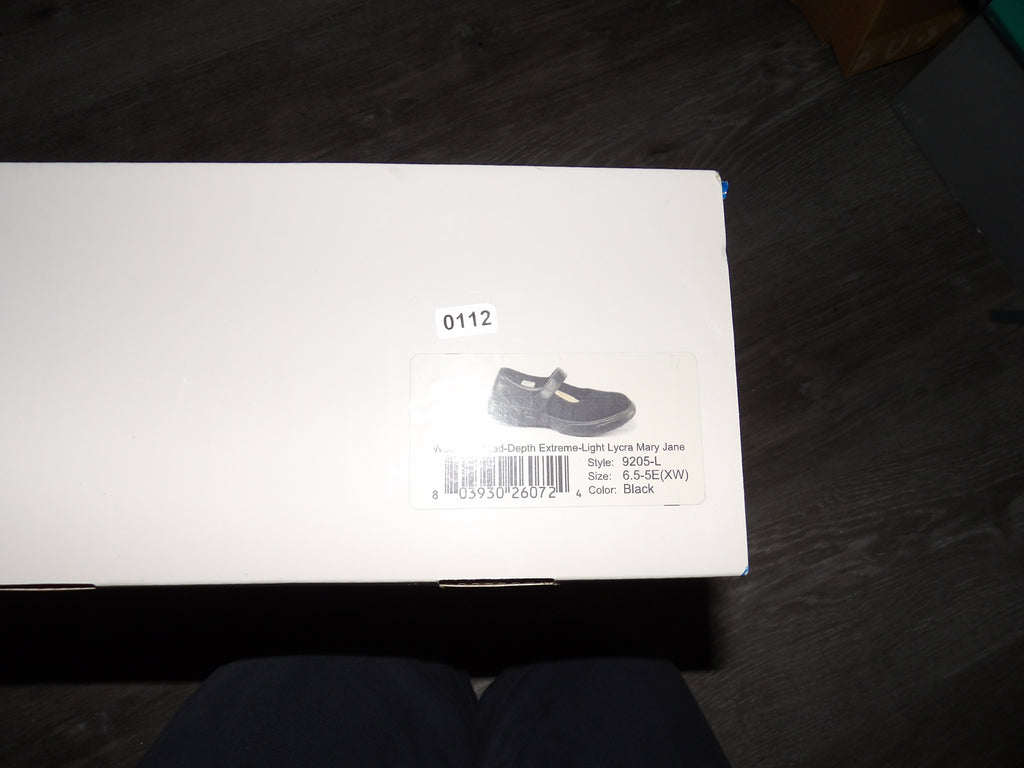 Apis Mt Emey 9205 Women's Strechable Mary Jane size 6.5