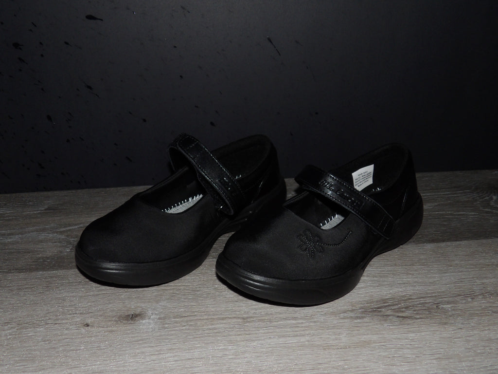 Apis Mt Emey 9205 Women's Strechable Mary Jane size 6.5