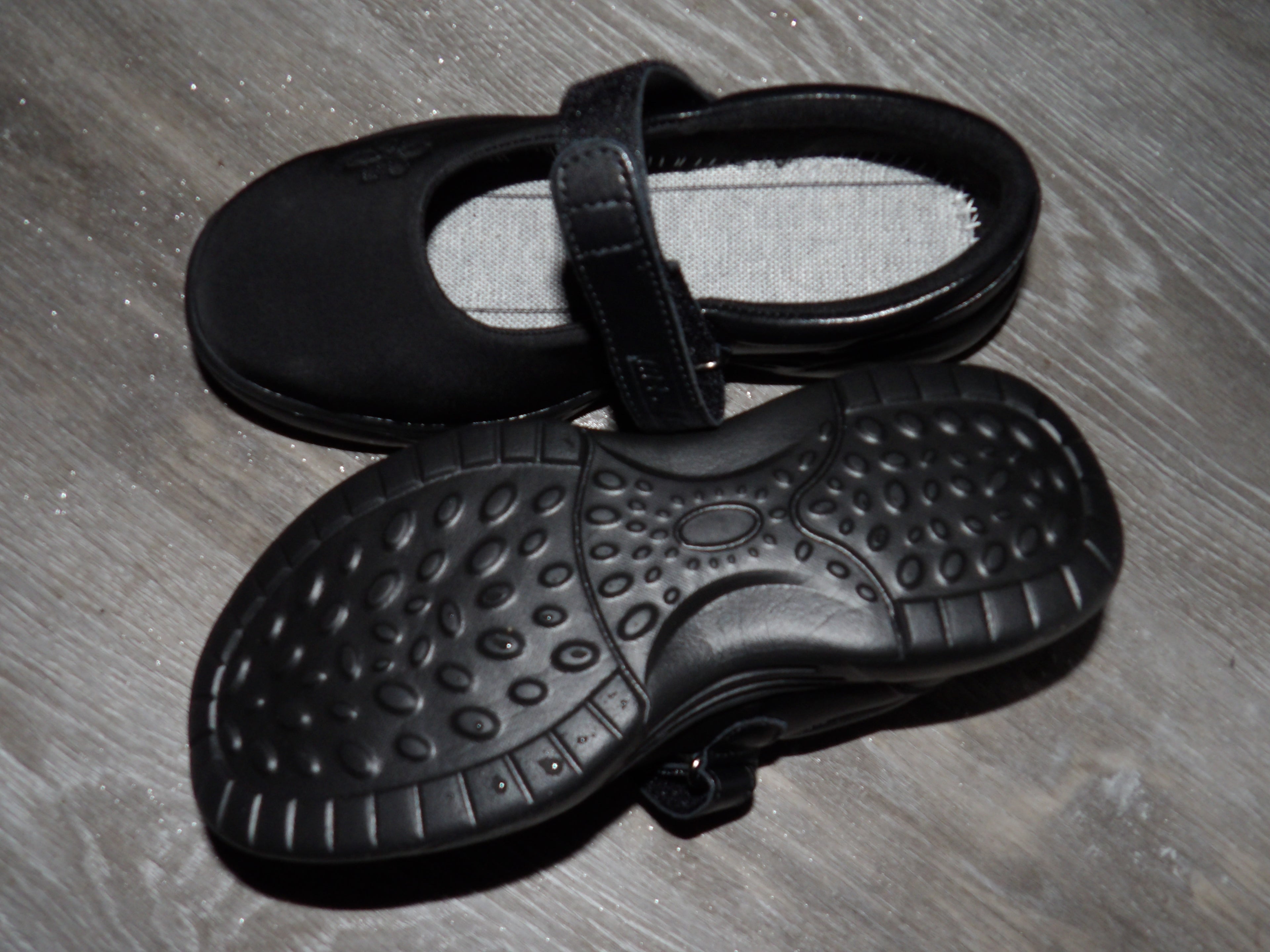 Apis Mt Emey 9205 Women's Strechable Mary Jane size 6.5