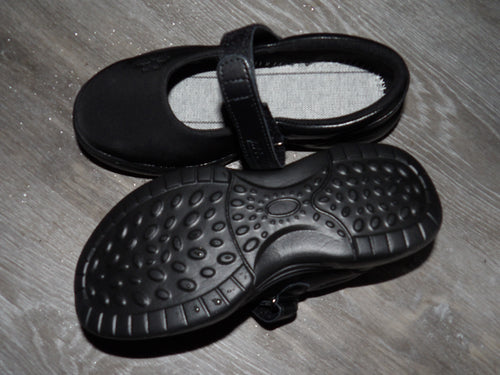 Apis Mt Emey 9205 Women's Strechable Mary Jane size 6.5