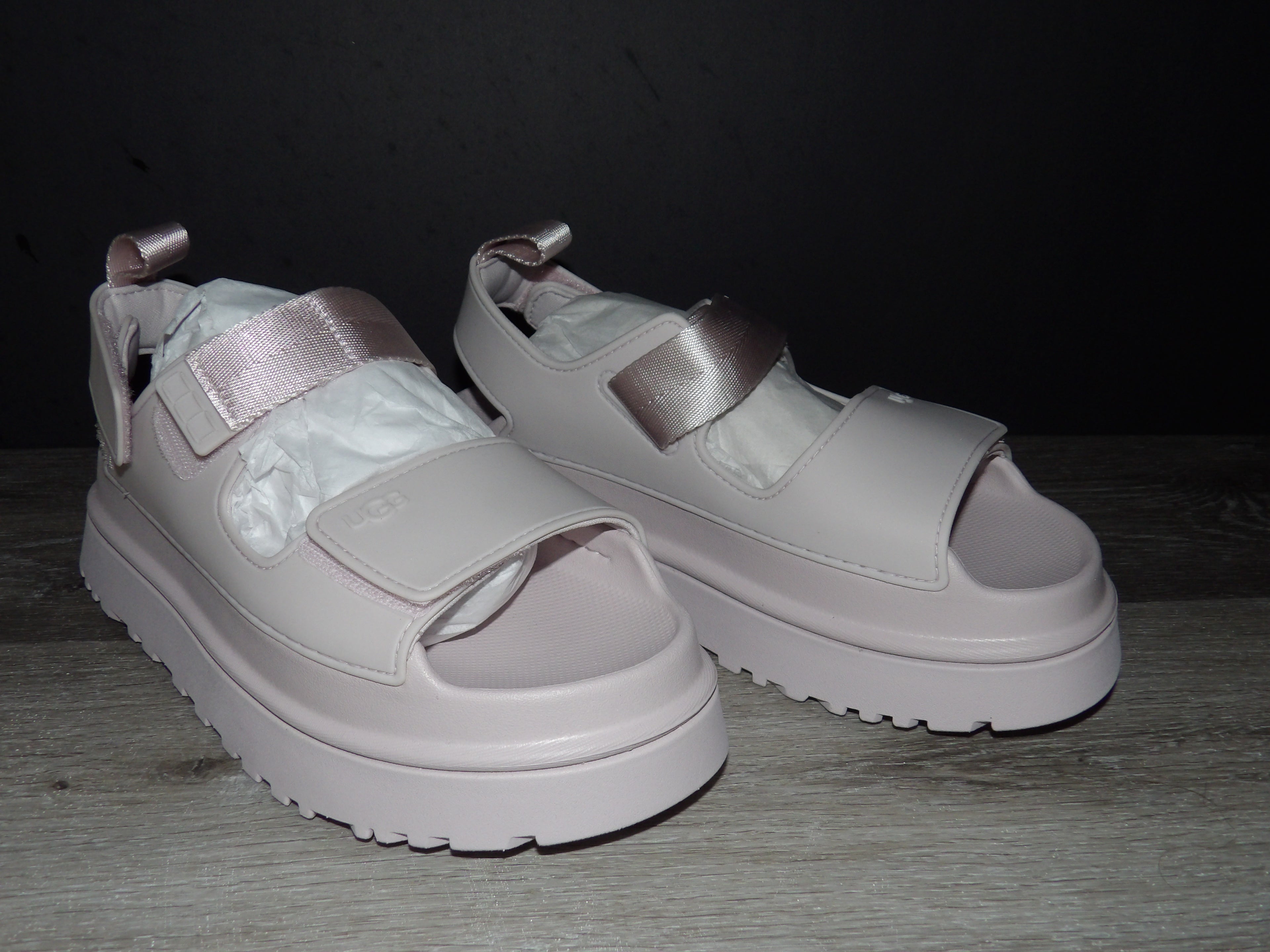 Ugg Golden Glow Platform Sandal size 9