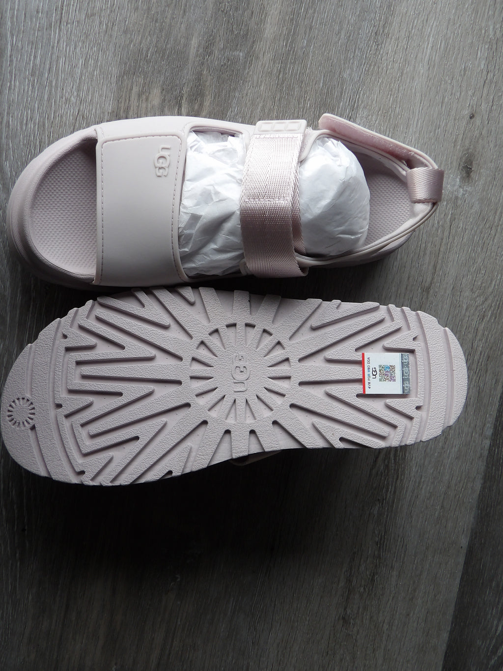 Ugg Golden Glow Platform Sandal size 9