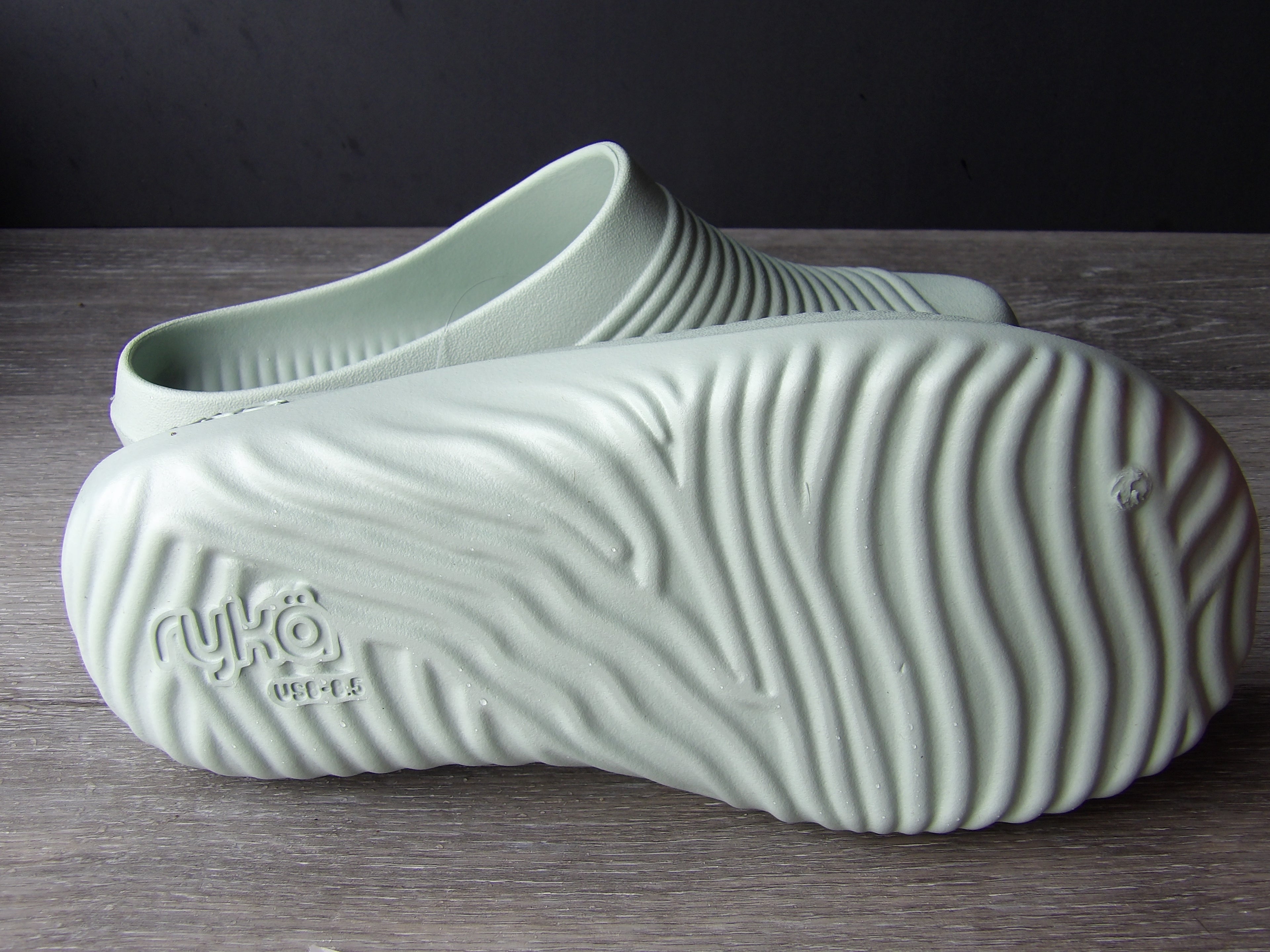 Ryka Women's Echo recovery clog shoes size 8