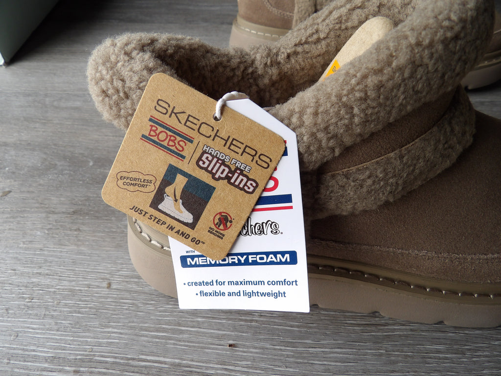 Skechers Hands free slip ons size 7.5