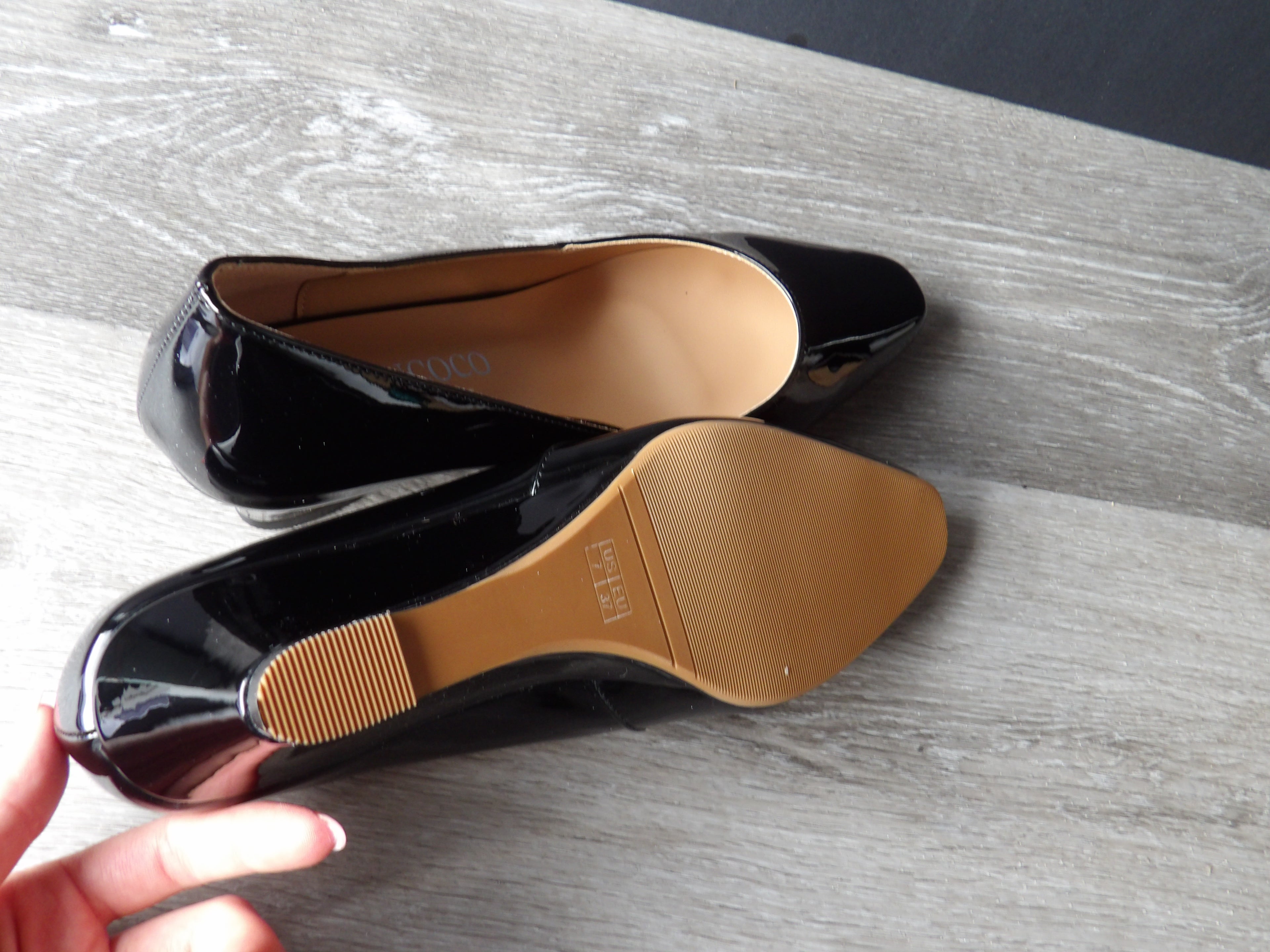 Moden Coco Black Patent Low Heel pumps size 7