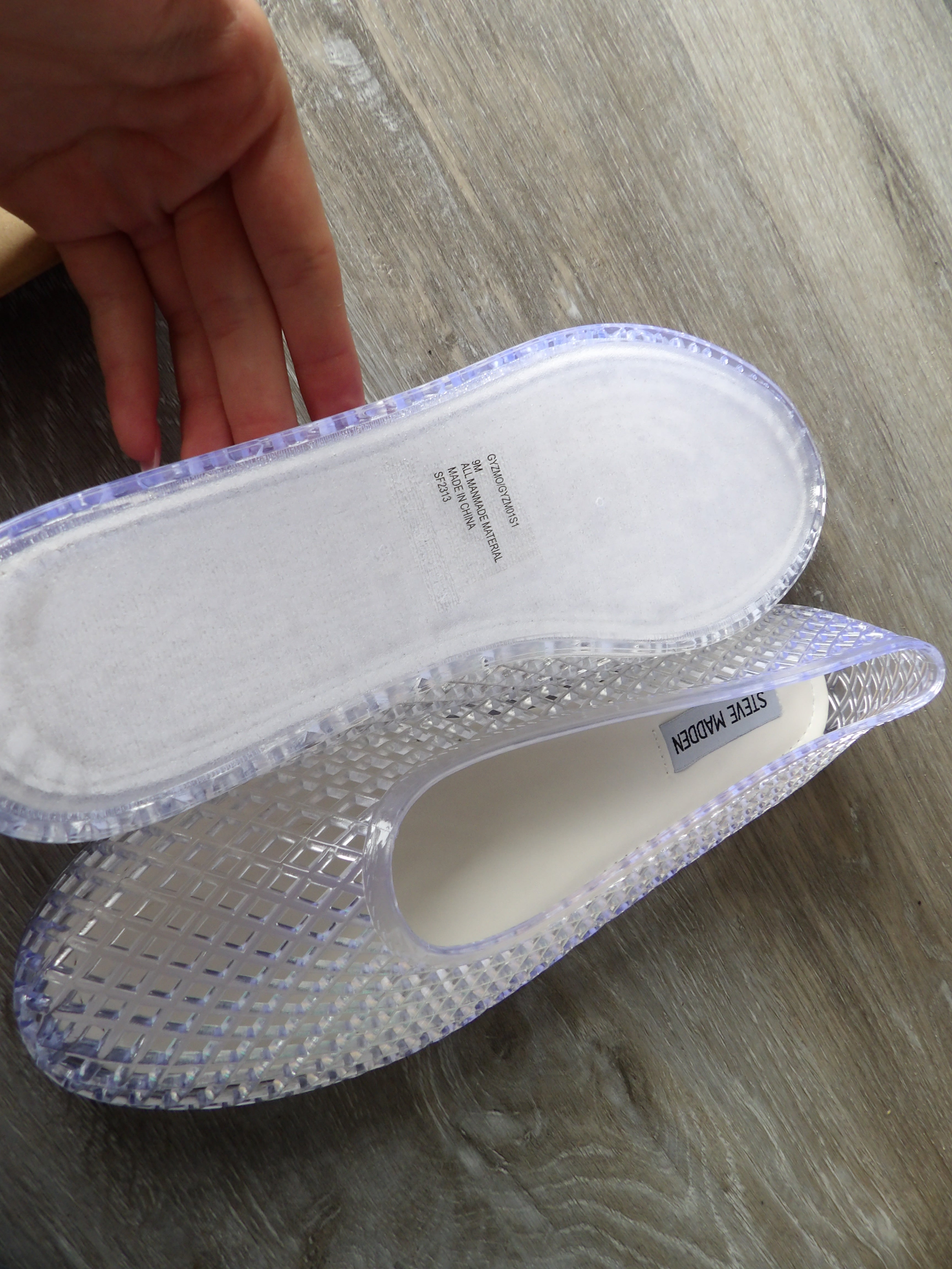 Steve Madden Womens Gyzmo Perforated Jelly Flat Shoe size 9