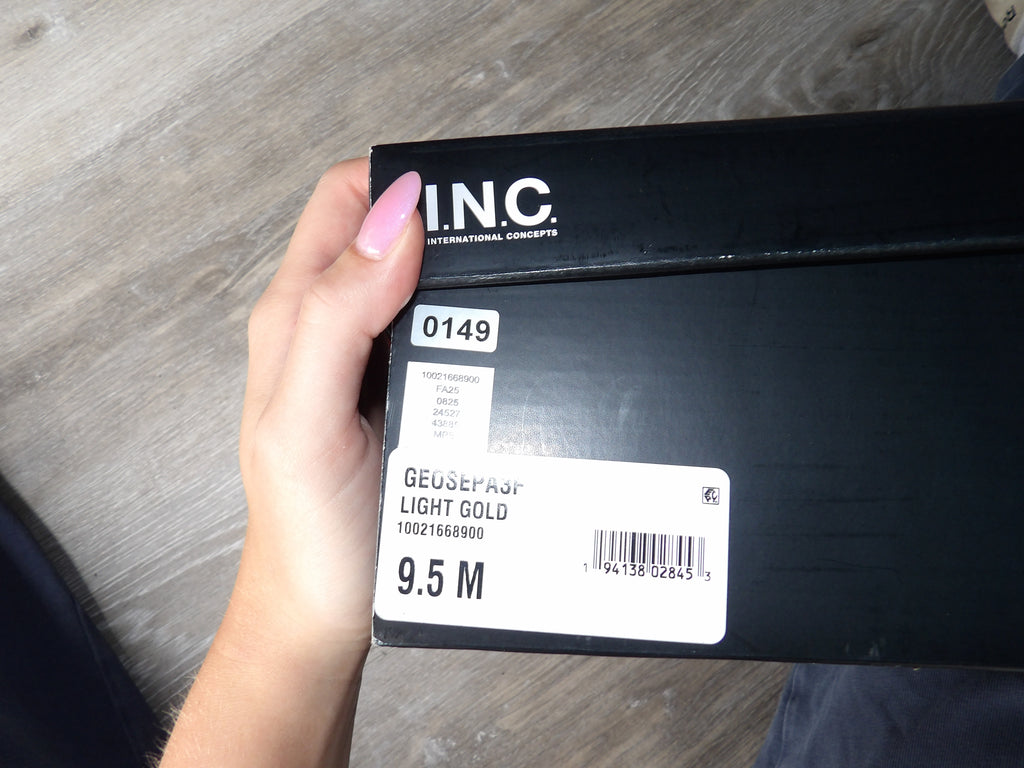 I.N.C. Internrational Concepts Womens Geosepa Halter Pumps size 9.5