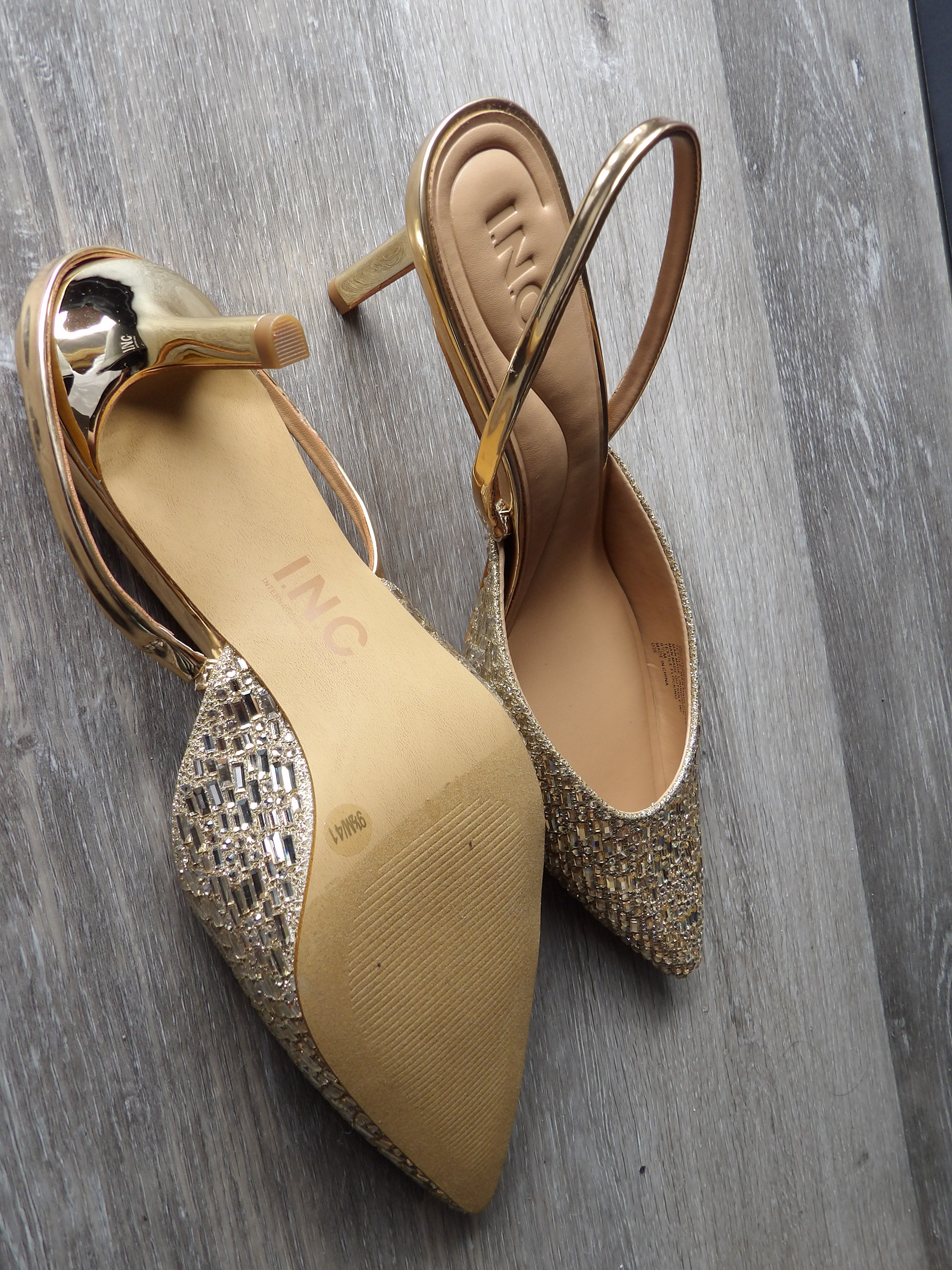 I.N.C. Internrational Concepts Womens Geosepa Halter Pumps size 9.5