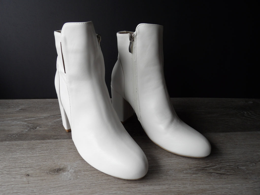 White Chunky Heel boot size 35