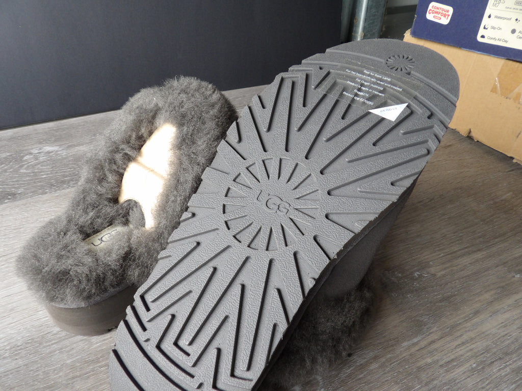 Ugg Disquette Womens Slippers size 9