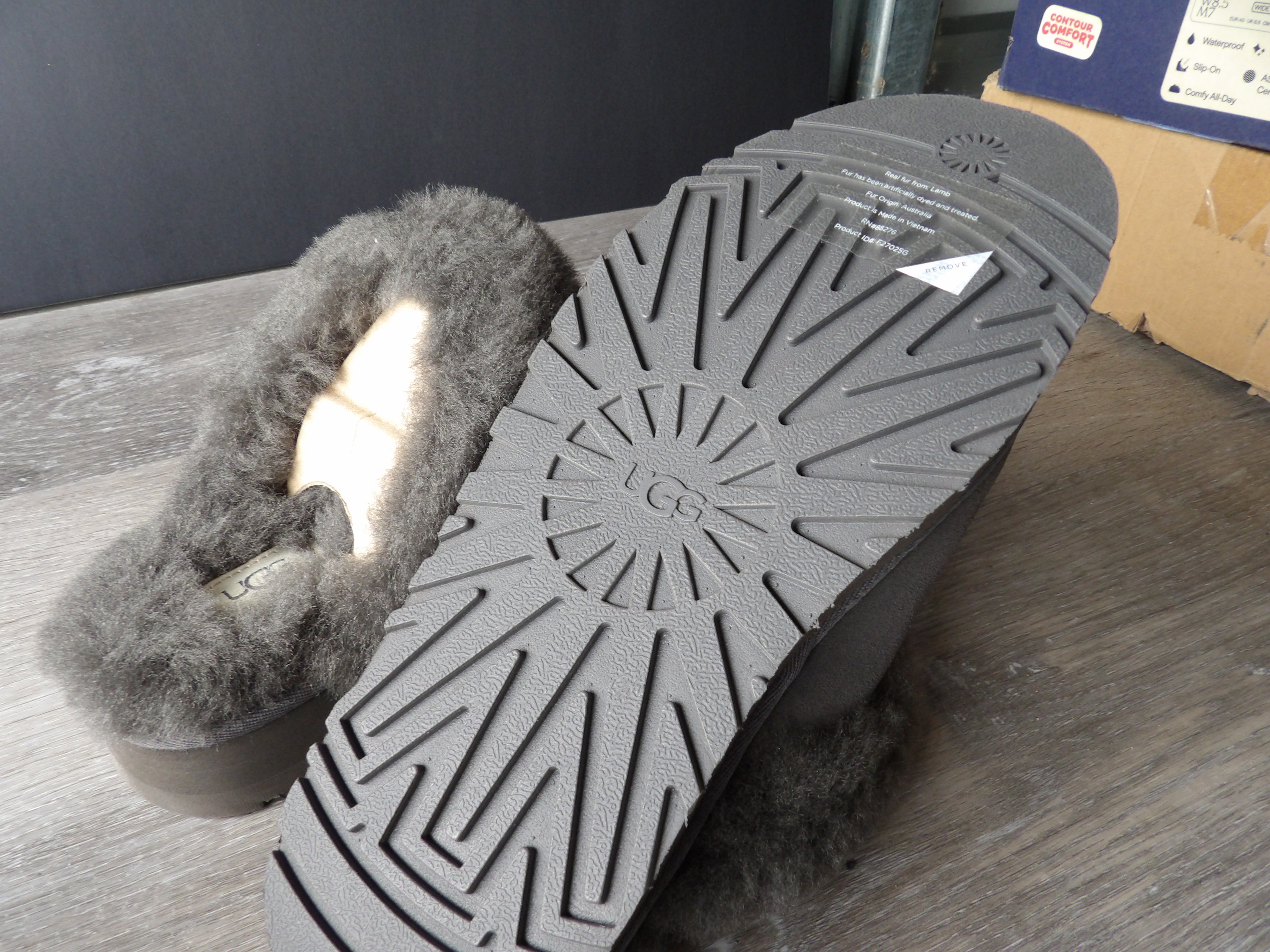 Ugg Disquette Womens Slippers size 9