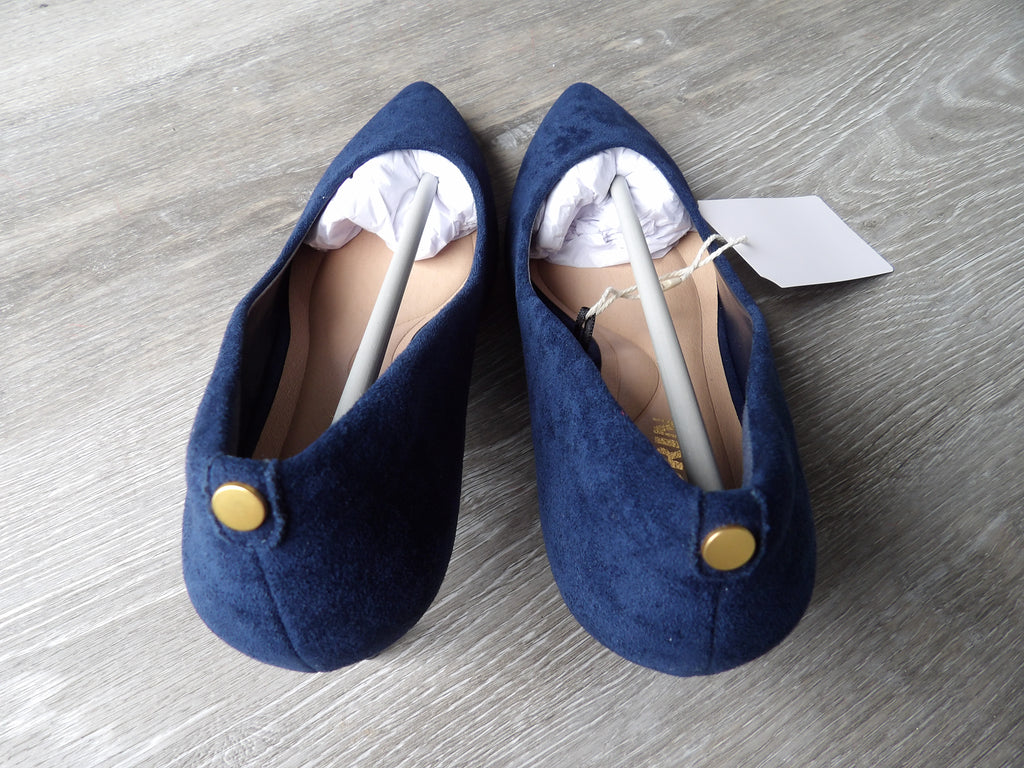 Zurin Suede Pointed Toe Slip on Pumps size 8