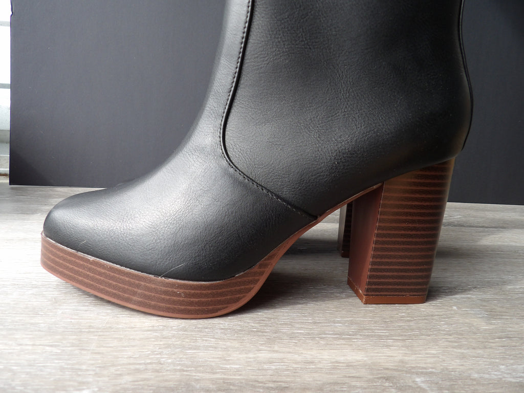 Sugar DV by Dolce Vita Marigold ankle boots size 9