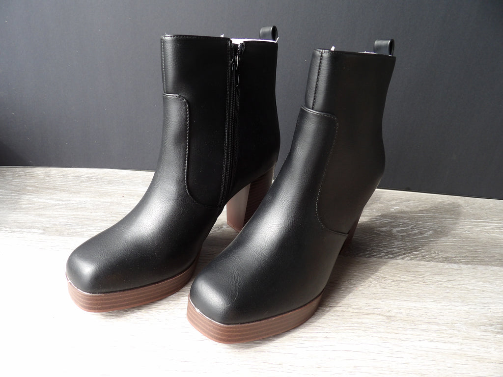 Sugar DV by Dolce Vita Marigold ankle boots size 9