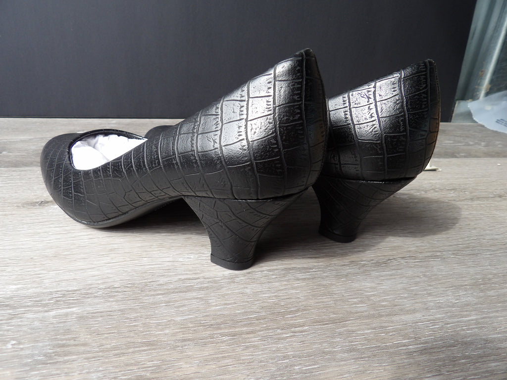 Easy Street Womens Fabulous Pumps size 6