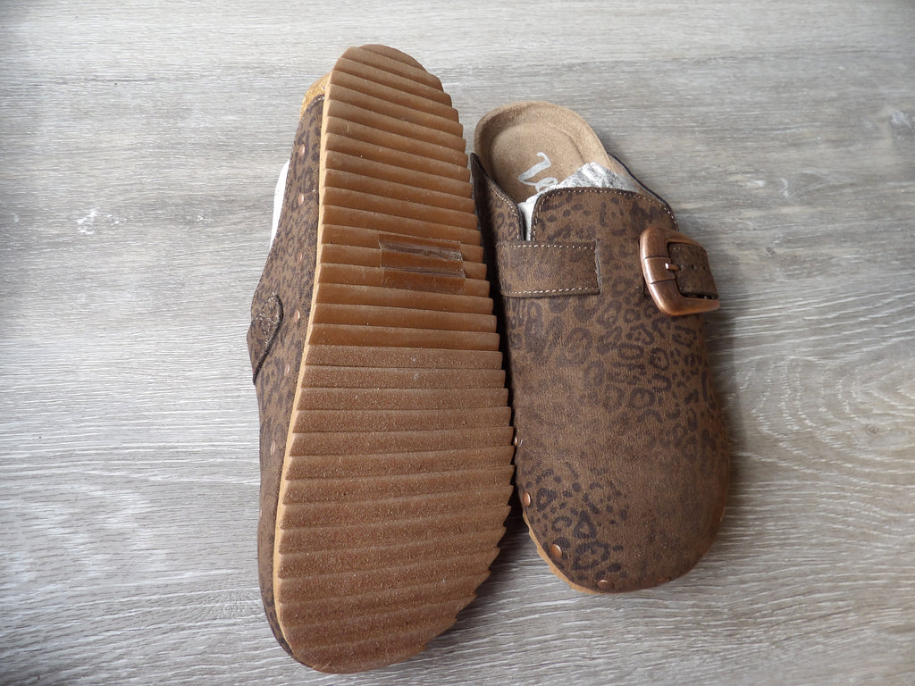 Very G Iris Leopard Mules size 9