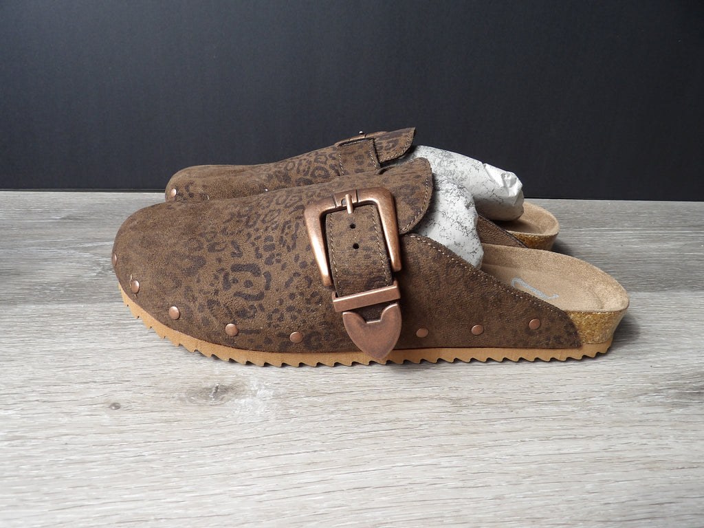 Very G Iris Leopard Mules size 9