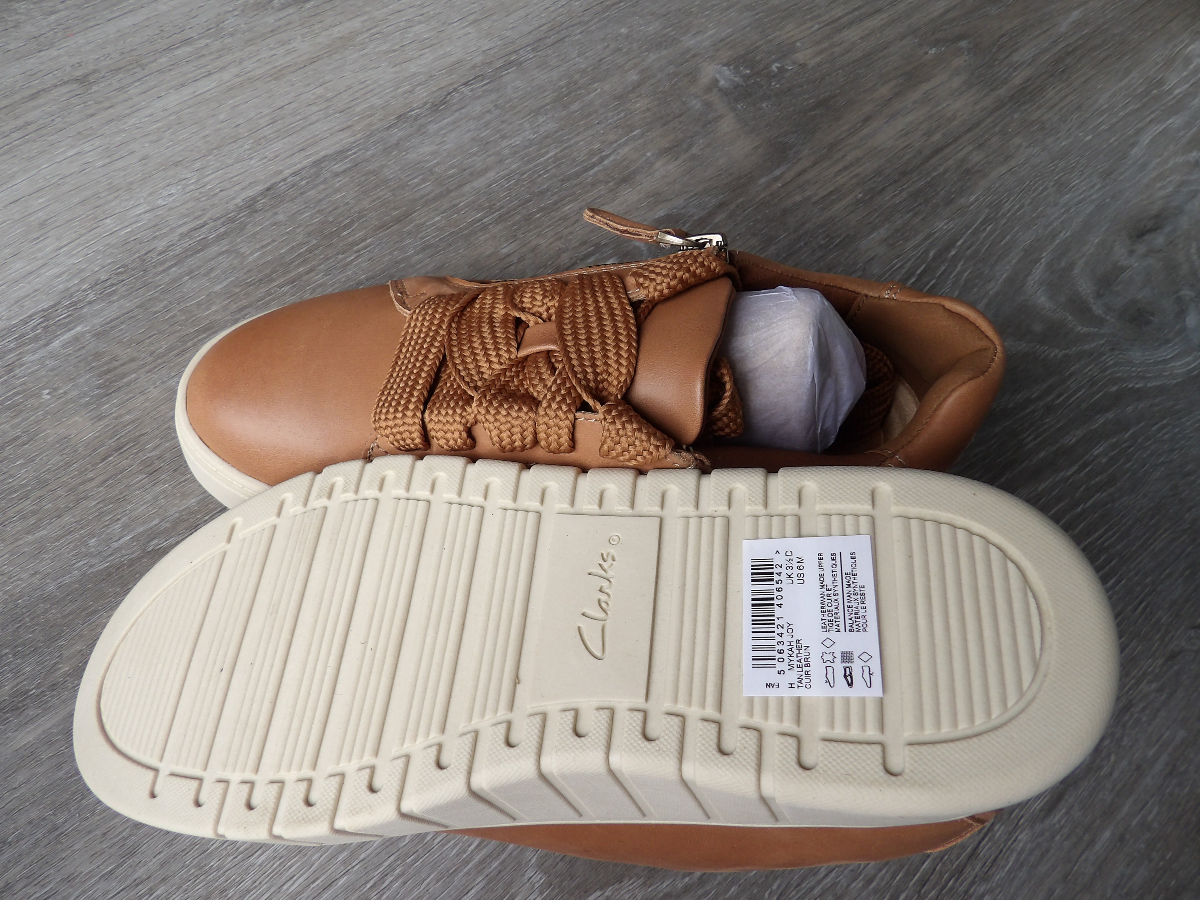 Clarks Womens Mykah Joy Sneakers size 6