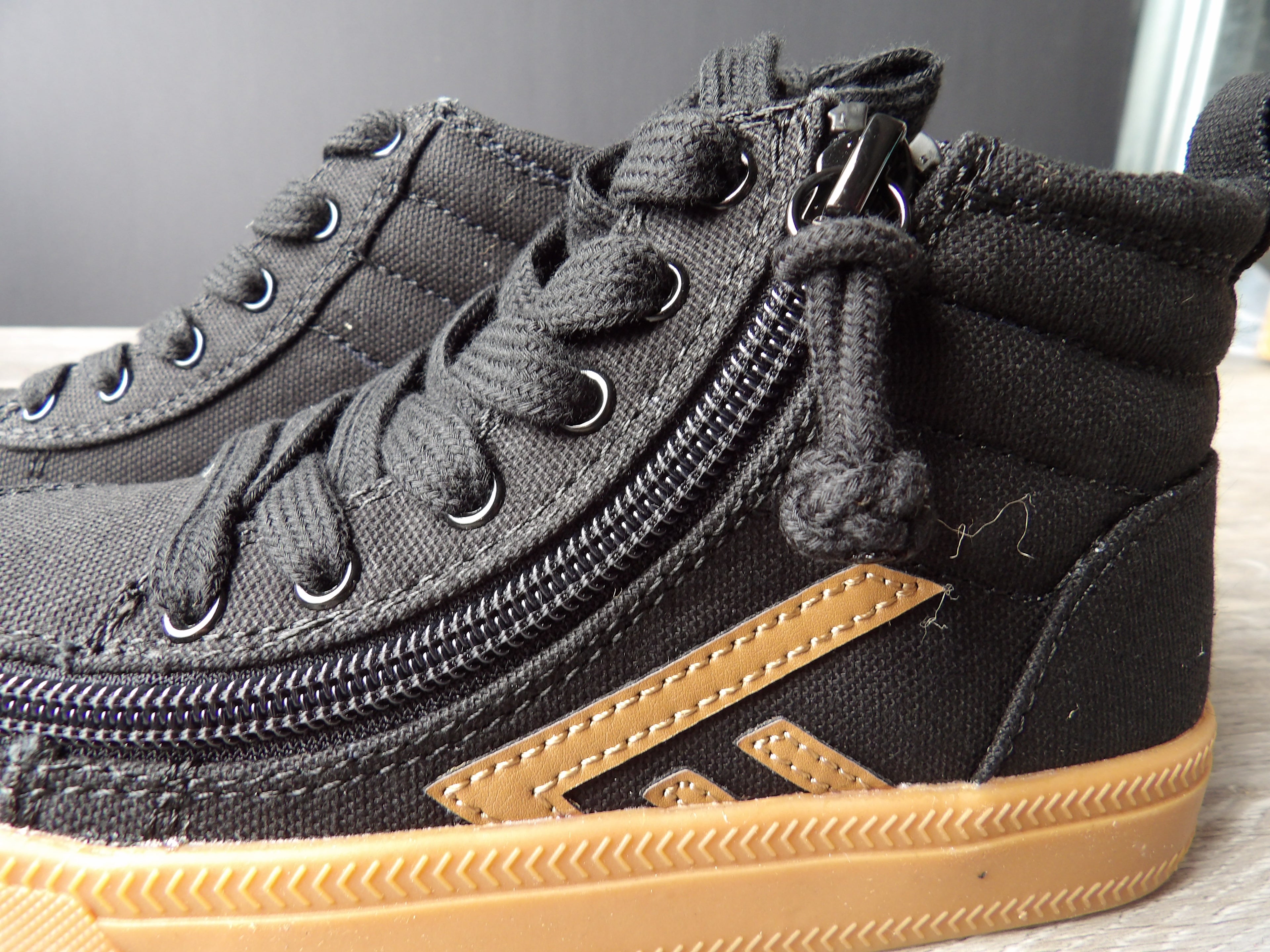 Billy's Footwear Black High Top Sneakers size 11