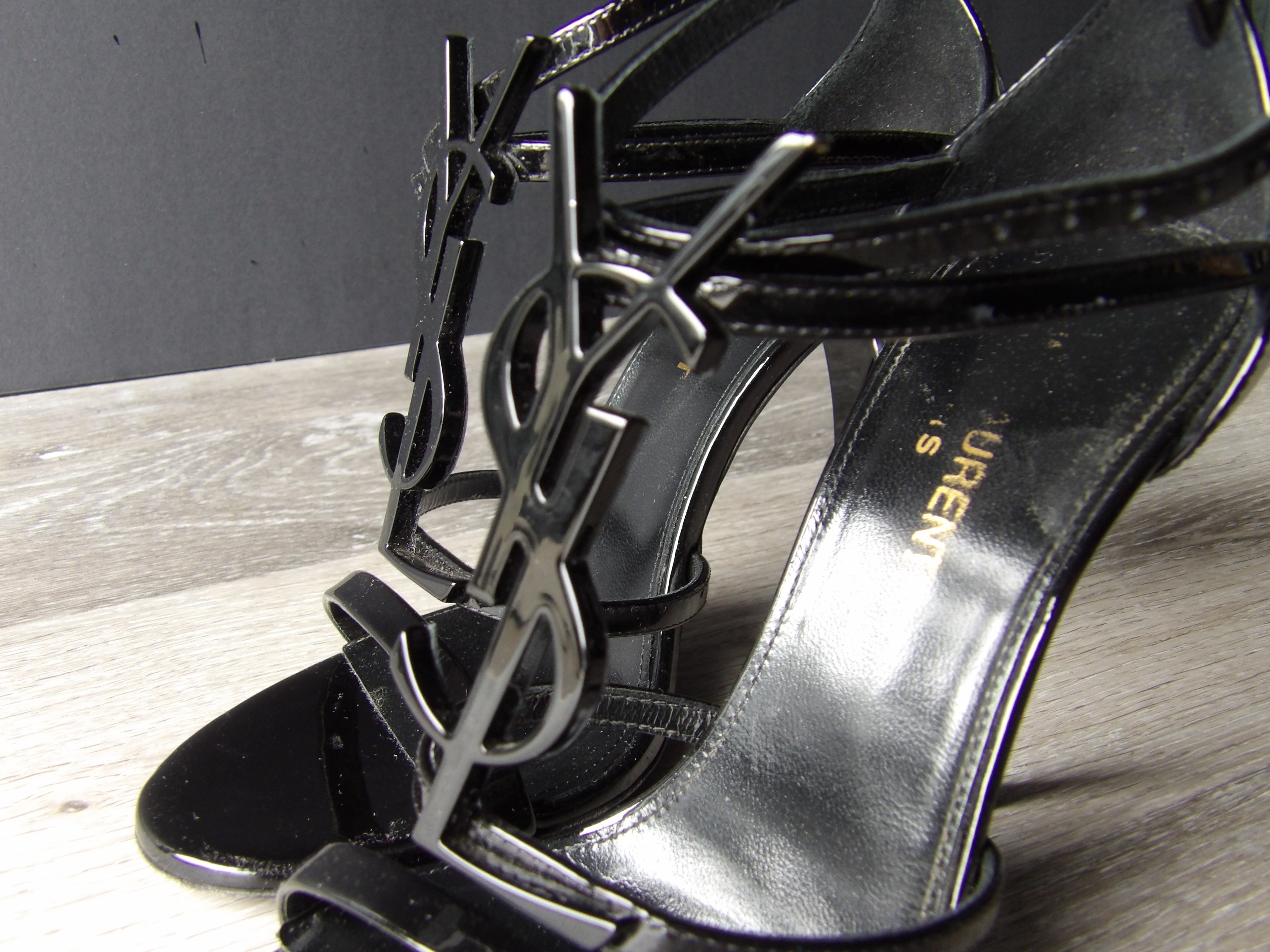 Saint Laurent Cassandra sandals size 35