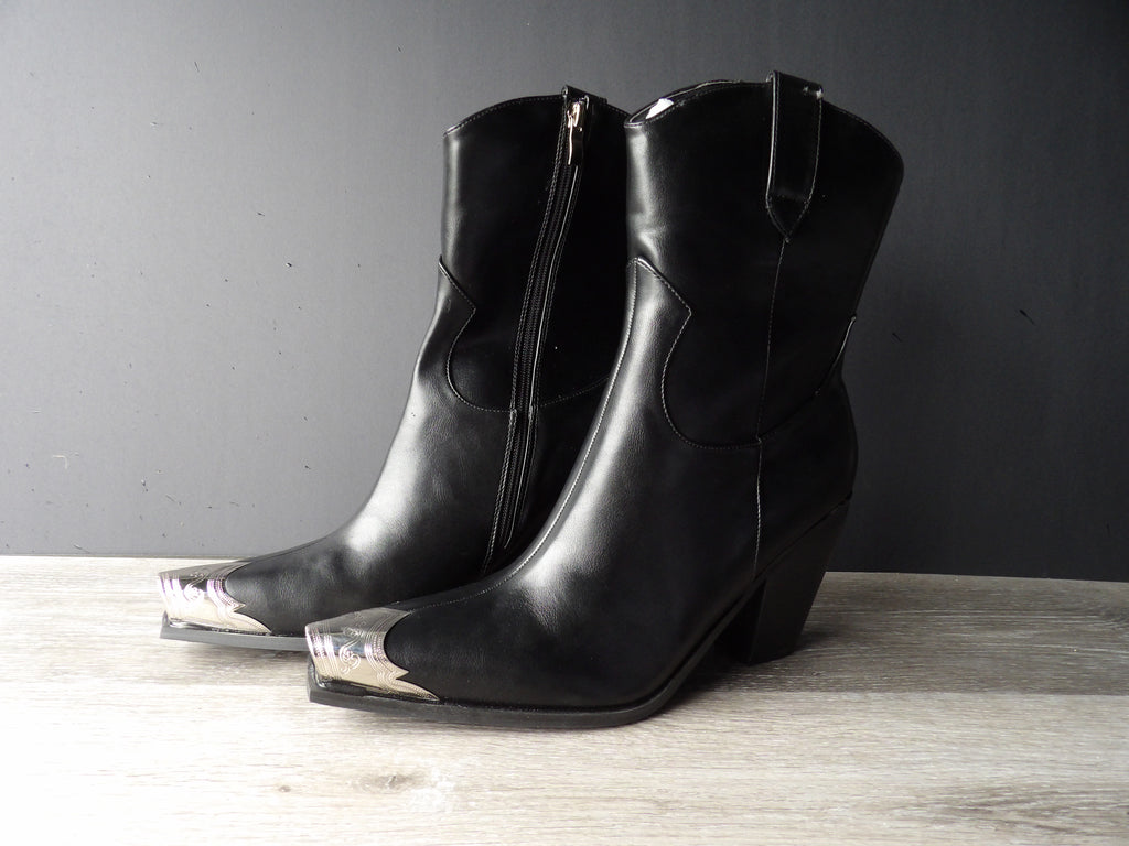 Fashion Nova black western ankle boots size 10