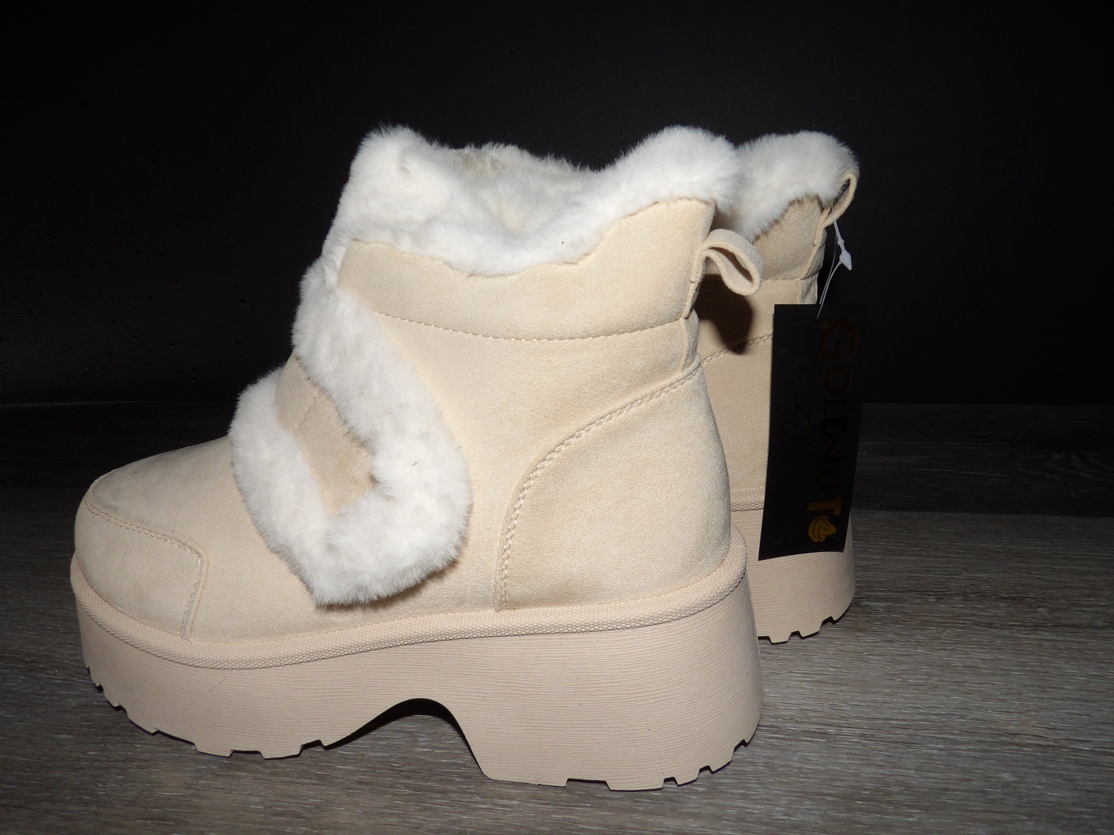 Goldnut furry winter platform boots for women size 9