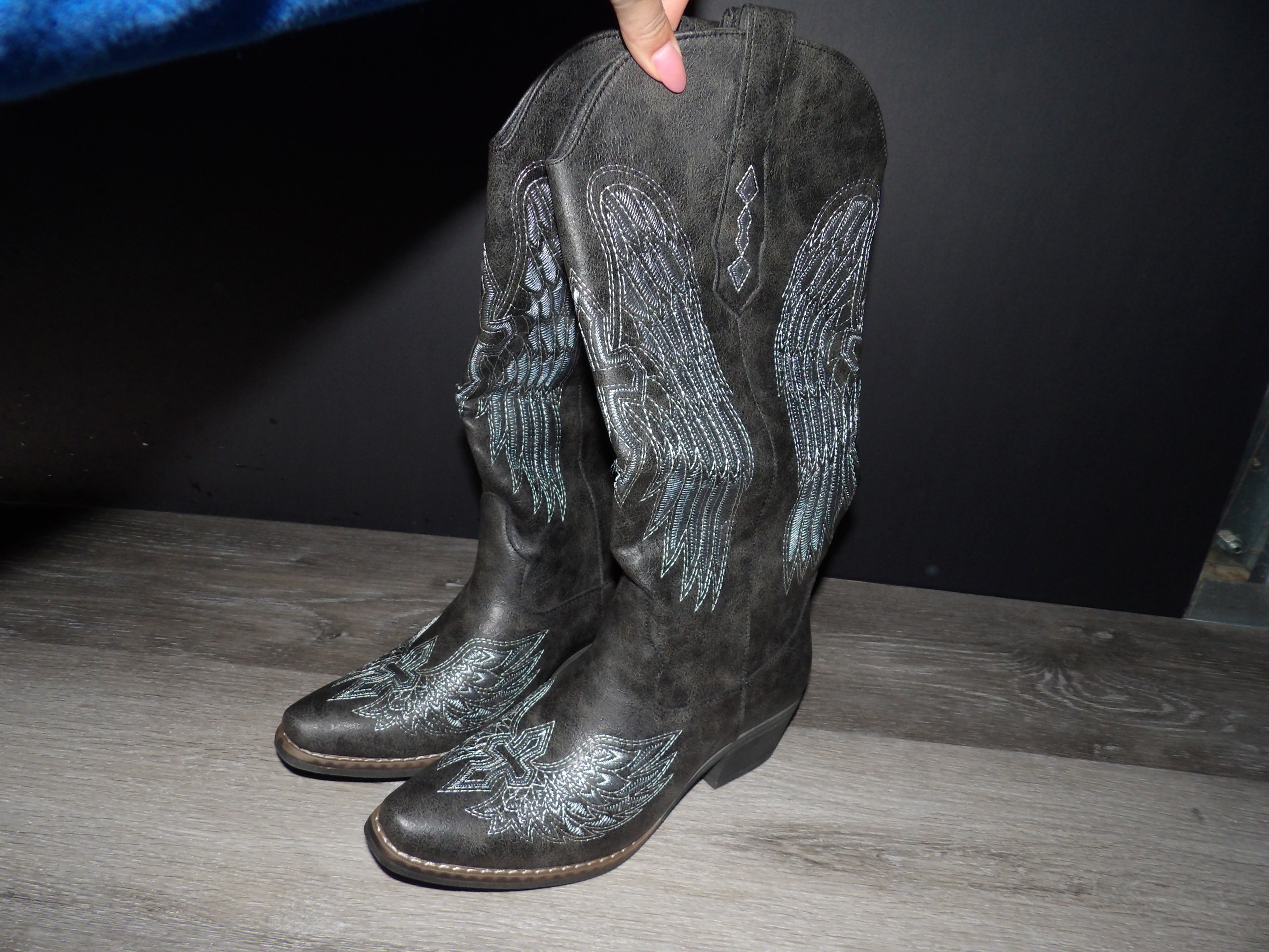 Fomoti women’s western cowboy boots Size 7