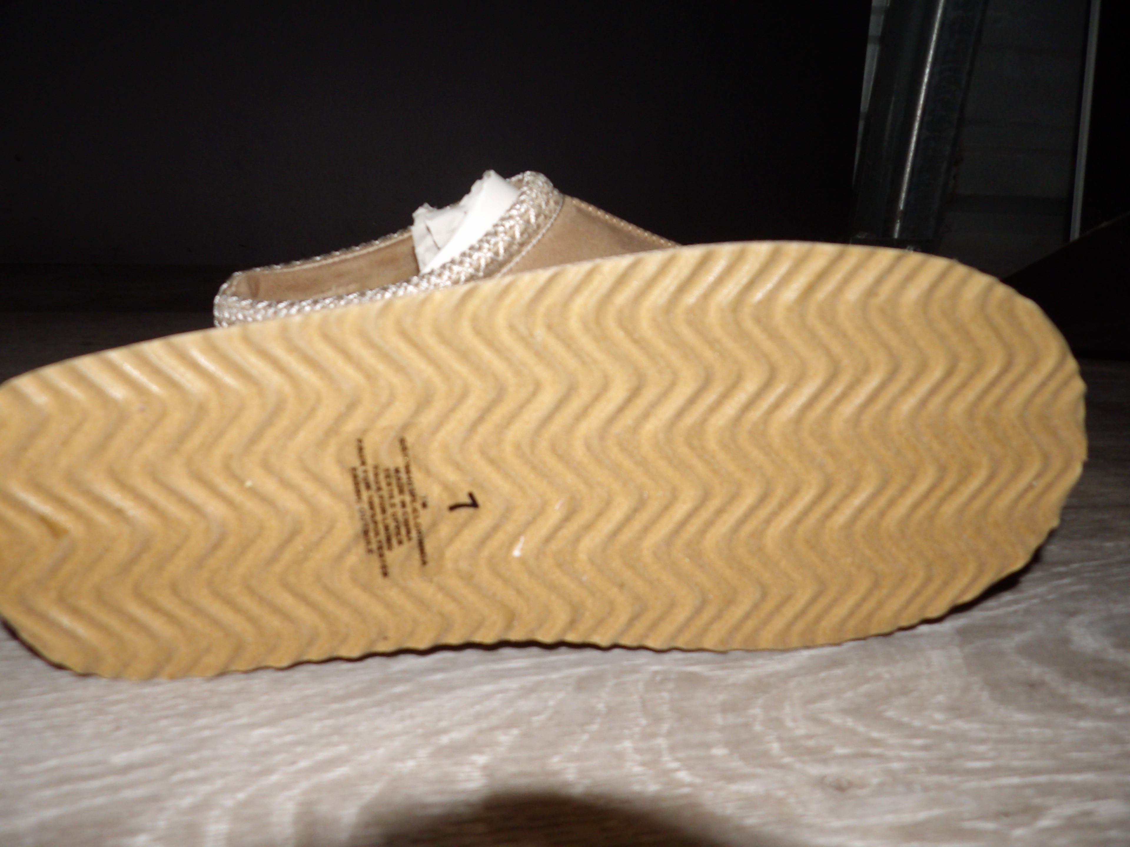 Pinky Lily branded beige platform slippers Size 7