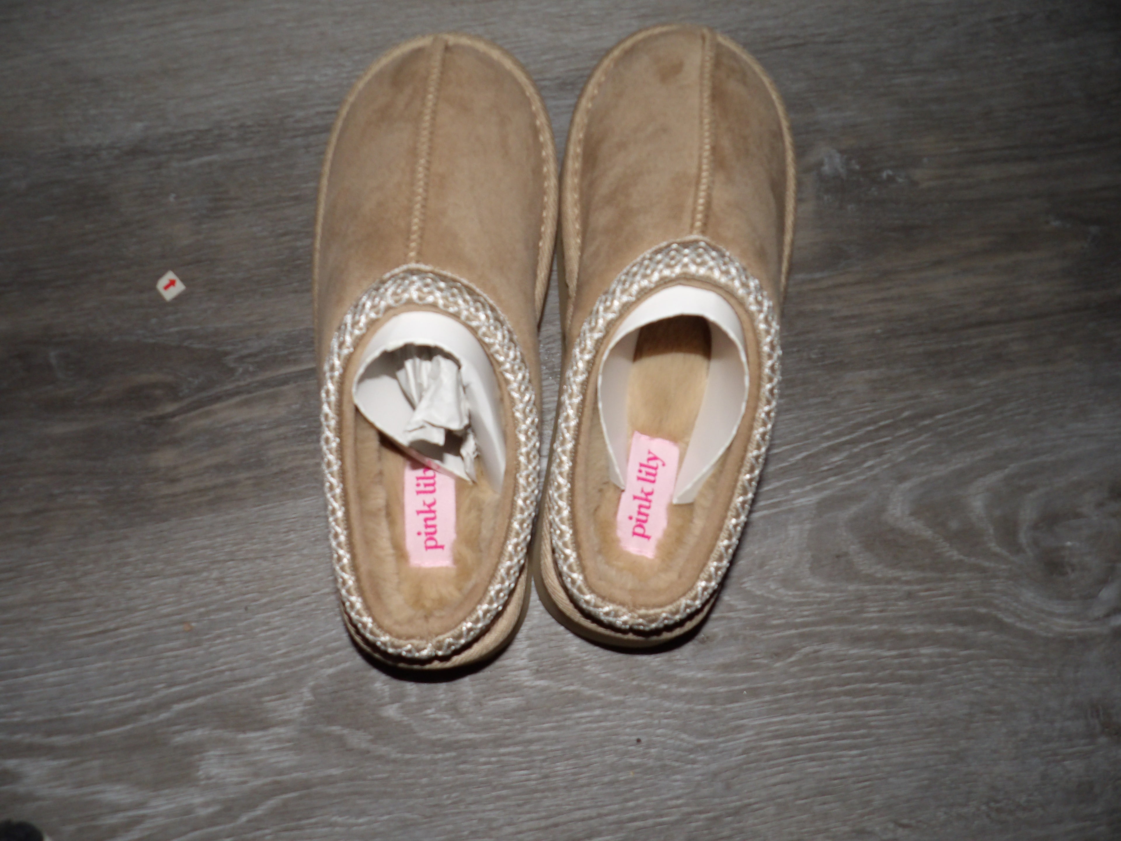 Pinky Lily branded beige platform slippers Size 7