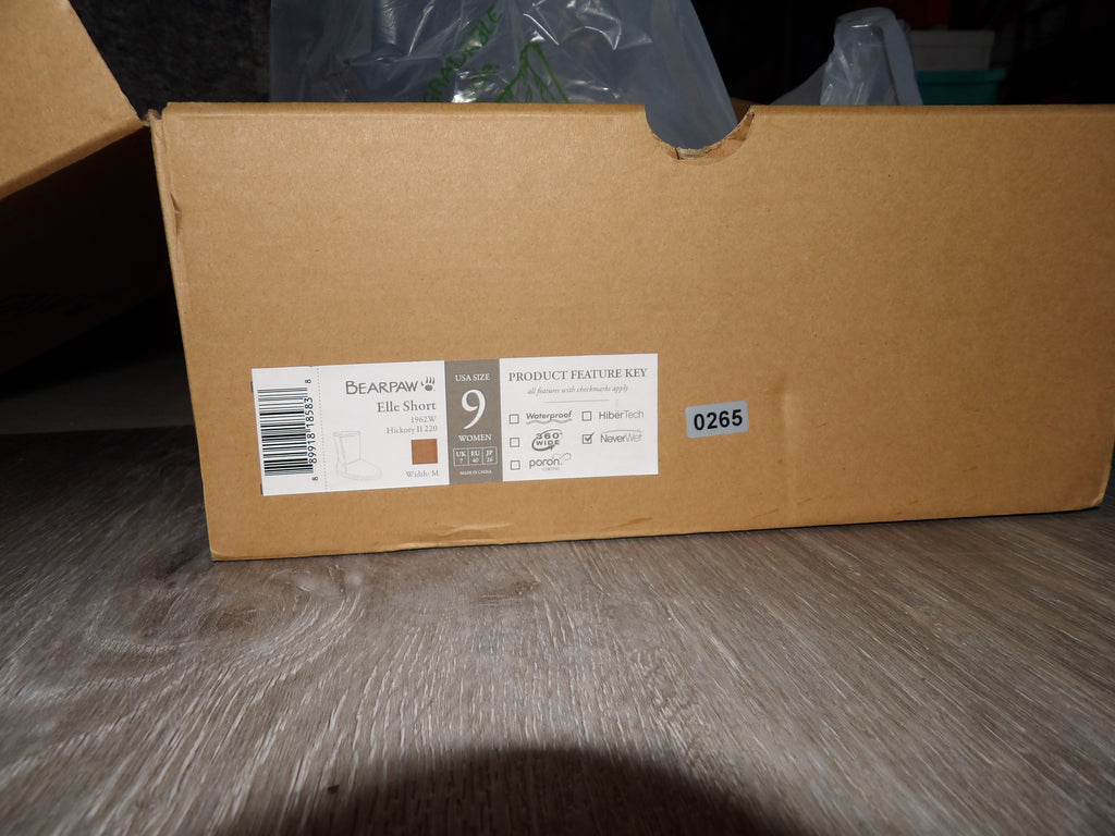Bearpaw Women’s Elle Short Boots Size 9