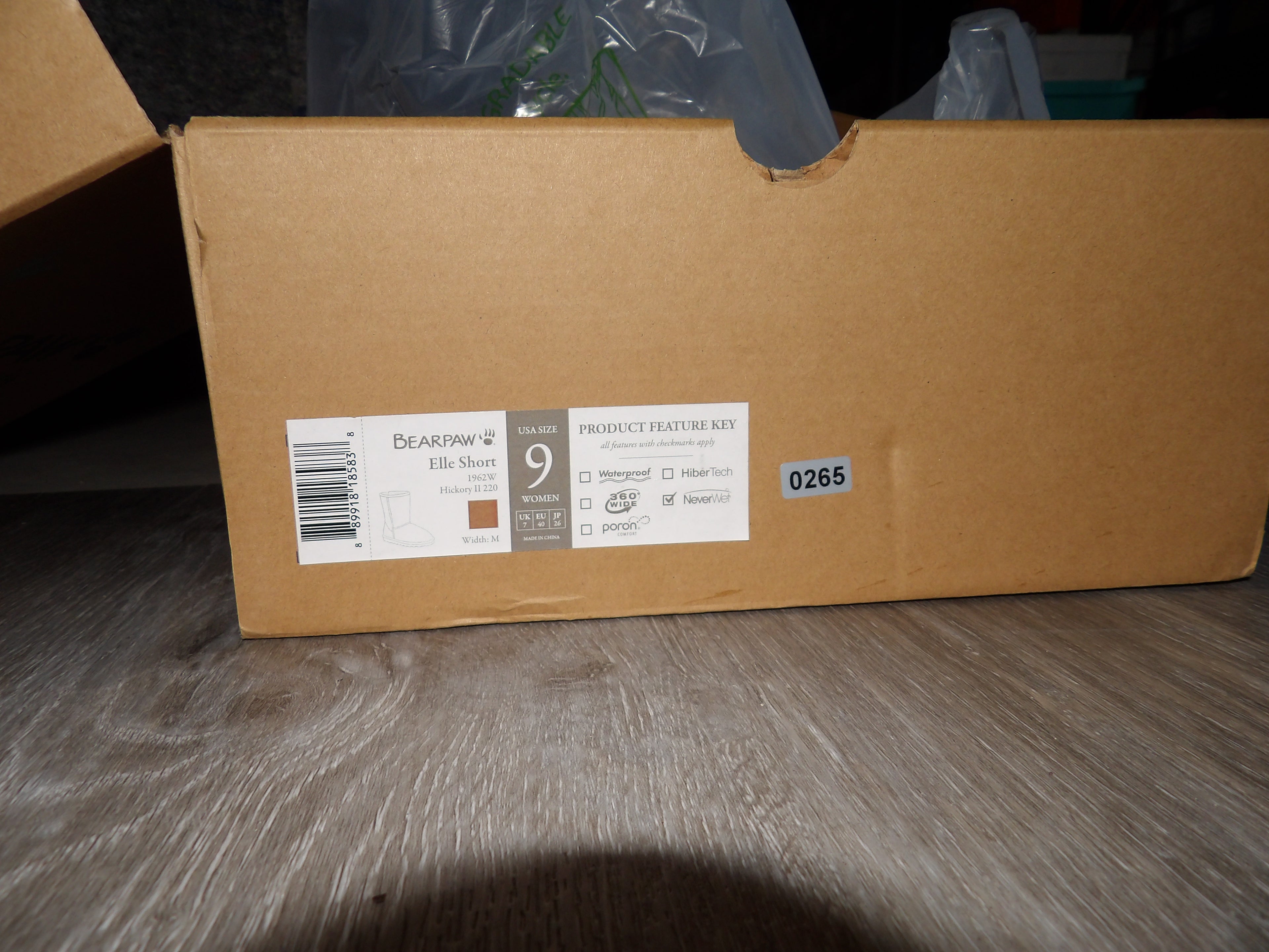 Bearpaw Women’s Elle Short Boots Size 9