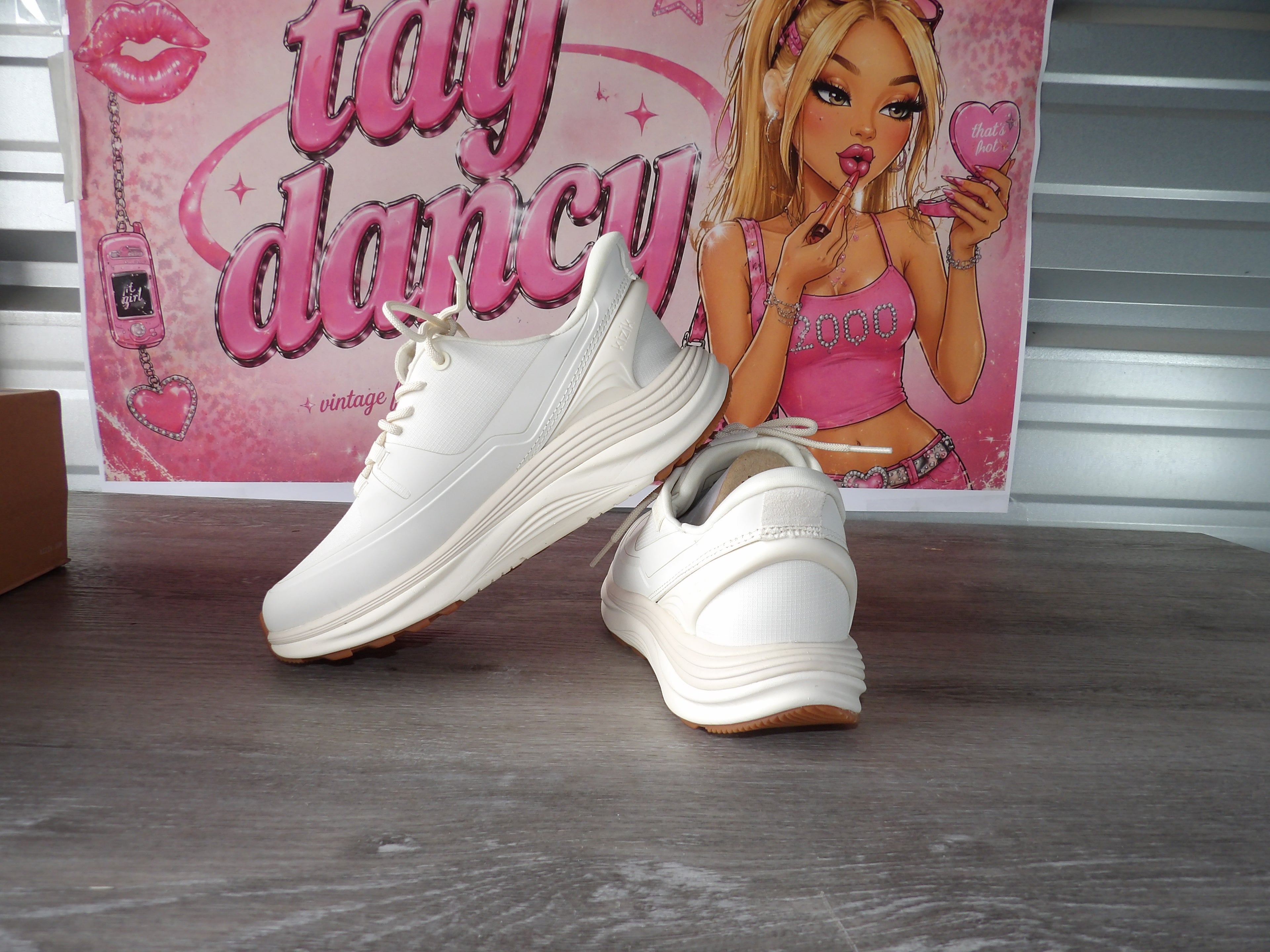 Kizik - London AT Women's Sneakers (Size US 8, UK 5.5)